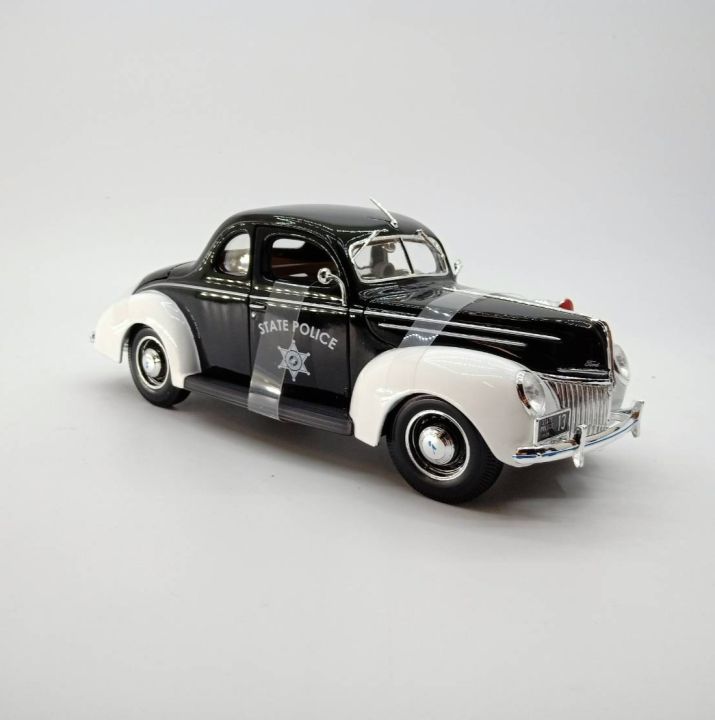 รถโมเดล-รถตำรวจ-maisto-31366-1939-ford-deluxe-สีดำขาวหน้ารถท้ายรถและประตูเปิดได้-1-18