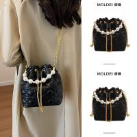 Summer summer high-end niche messenger bag women 2023 new rhombus pearl hand bucket bag chain bag 【BYUE】