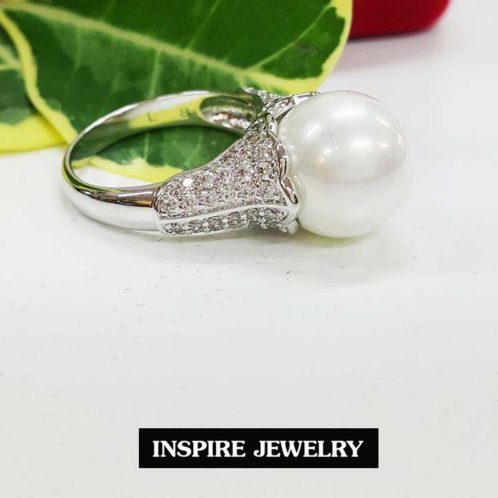 inspire-jewelry-แหวนมุกชูเม็ดยอดฝังเพชรฐาน-มุกsize-13min-และเพชรcz-เพชรสวยเกรด-aaa-งานจิวเวลลี่-ดีไซด์ทันสมัย-งานเกรดพรีเมี่ยม-งานปราณีตพร้อมกล่องกำมะหยี่-น่ารัก-ใส่ได้กับเสื้อผ้าชุดแบบ-ของขวัญวันเกิด