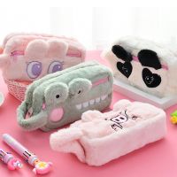 【living stationery】น่ารัก PlushPencil BagKawaii แพนด้ากระต่ายความจุสูงนักเรียน PencilPen CaseSupplies