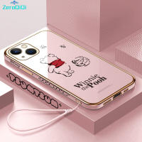 เคสโทรศัพท์ ZeroQiQi สำหรับ iPhone 15 Plus 15 Pro 15 Pro Max ฟรีสายคล้องตัวการ์ตูนน่ารักวินนี่ช้อนส้อมมีดหมีพูห์หมีพูเคสชุบขอบสี่เหลี่ยมเคสโทรศัพท์เคสโทรศัพท์นิ่มชุบหรูหรา