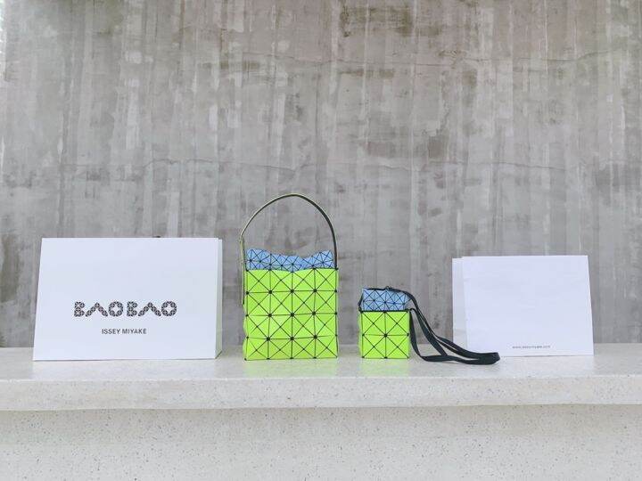 โปรโมชั่นเวลา-จำกัด-ของแท้100-issey-miyake-bao-bao-bag-เครื่องหมายป้องกันการปลอม-กระเป๋าไหล่-ตารางรังนก-กระเป๋าสะพายข้าง-double-color