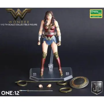  Mattel Mattel Wonder Woman 1984 Golden Armor Doll (~12-inch) in  Light-Up Armor, Collectible Superhero Doll for 6 Year Olds and Up : Toys &  Games