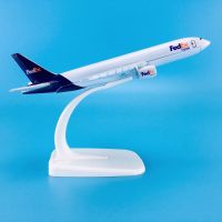 Baza วัสดุสังกะสีผสมขายดี1:400 16Cm เครื่องบินจำลองเครื่องบินโบอิ้ง B777-200 FedEx Express ชุดก่อสร้างโมเดลเครื่องบิน