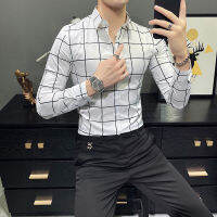 แผ่นแนวโน้มของเส้นตารางยาวด้านล่างของฤดูใบไม้ร่วงและฤดูหนาวสวมเสื้อชายแฟชั่นเจ้าอารมณ์และหล่อเหลา L