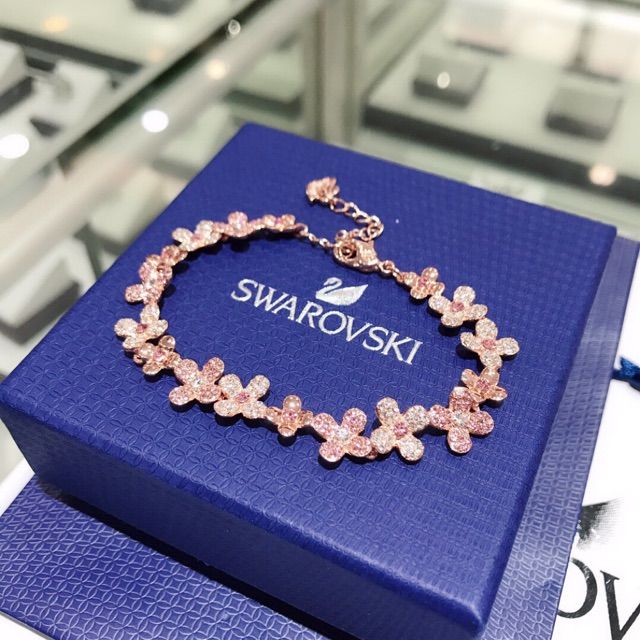 swarovski-2019-สร้อยข้อมือลายดอกไม้สีโรสโกลด์-18-k-สําหรับผู้หญิง