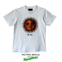 PATTRIC BOYLE / VAC / THE SUN SUMMER T-SHIRT / เสื้อยืด พิมพ์ลาย พระอาทิตย์ แพลททริค บอยลย์ / VAC02103 02 CLUB