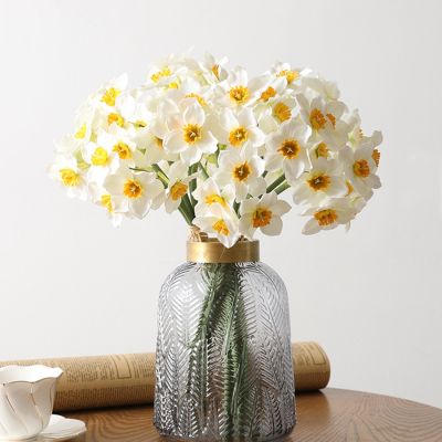 [AYIQ Flower Shop] ช่อดอกไม้ประดิษฐ์คุณภาพสูงดอกแดฟโฟดิลผ้าไหมสีขาวปลอมสำหรับงานแต่งงานบ้านอุปกรณ์ประดับตกแต่งบ้าน
