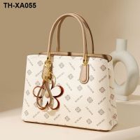 Bag bag female new 2023 boom inclined shoulder bag portable BaoXia senior feeling bag mother