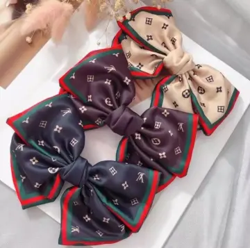 Gucci big bow hair clip, Women's Fashion, Watches & Accessories, Hair  Accessories on Carousell