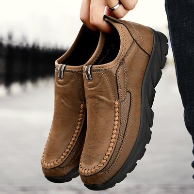 รองเท้าโลฟเฟอร์2023รองเท้าลำลองผู้ชายรองเท้าโลฟเฟอร์ลำลองย้อนยุคแฟชั่นทำมือแบบใหม่ Zapatos รองเท้าบุรุษ