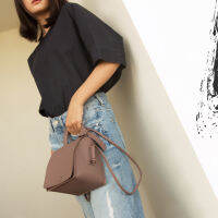 Semi Triangle crossbody bag - กระเป๋าสะพายหนังเทียม สีกะปิTHEOREM