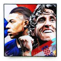 Mbappe &amp; Luka Modric เอ็มบัปเป้ ลูก้า โมดริช ฝรั่งเศส โครเอเชีย รูปภาพ​ติด​ผนัง​ pop art พร้อมกรอบและที่แขวน ฟุตบอล​ กรอบรูป​​ รูปภาพ​