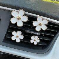 ：{“： Car Air Outlet Aromatherapy Clip Car Air Freshener Conditioning Aromatherapy Small Daisy Auto Decoration Accessories 4Pcs/Set