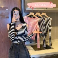 DD SHOPพร้อมส่ง 1663 เสื้อเปิดไหล่ไหมพรม คอวีกระดุมหน้าลายทางเริ่ดๆ