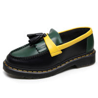 รองเท้าโลฟเฟอร์มีพู่ห้อยรองเท้า Martin รองเท้าหนังแท้ข้อต่ำสี Dr. Martens ADRIAN