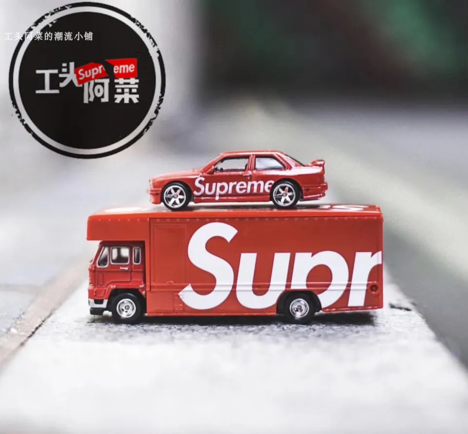 A dish Supreme 19SS Hot Wheels FleetFlyer+1992 BMW M3 red car