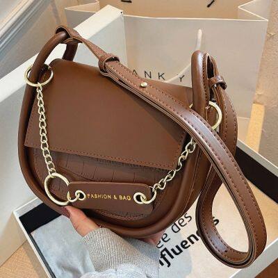 French small small bag new female spring/summer 2022 fashion tide a senior ins hot style oblique satchel saddle bag