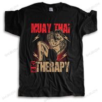 เสื้อยืดคอกลมMuay Thai Therapy T เสื้อสำหรับชายผ้าฝ้าย Urban เสื้อยืดแขนสั้น Thailand Martial Art Fighter Spirit Tee เสื้อผ้าของขวัญ S-5XL