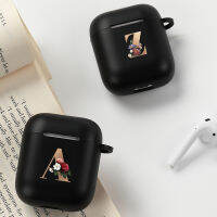 AirPods ฝาครอบป้องกันสีดำ TPU Matte Matte ทาสีหูแขวนดอกไม้ตัวอักษรสีทองชุดหูฟังบลูทูธฝาครอบ Apple Airpods สำหรับ Airpods 1/2สำหรับ Inpods 12 I7 I9 I10 I11 I12 Drop Protection สำหรับ Air Pods 【 Headset】