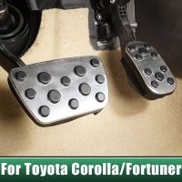 ที่เหยียบเบรคคันเร่งรถเคสคลุมกันลื่นสำหรับ Toyota Corolla E210 2019 2020 2021 2022 2023 Fortuner 2016-2021