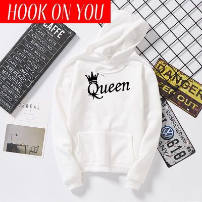 【พร้อมส่ง】เสื้อฮู้ดดี้ ผ้าฝ้าย แบบสวมหัว ลาย KING Queen Crown Lovers สําหรับผู้ชาย 928
