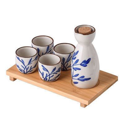 5ชิ้นสีฟ้าใบเซรามิกญี่ปุ่นสาเกชุดที่มี1 Tokuri ขวดกร๊าฟ4 Ochoko ถ้วยและไม้ไผ่ที่ให้บริการถาด