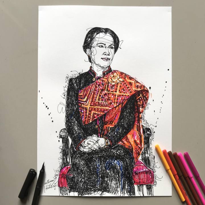 ภาพวาดพระพันปีหลวง-สิริกิต-lz-k007-ภาพวาดลายเส้นปากกาหมึกซึมสีดำผสม-ปากกาสี-งานปริ้นท์เลเซอร์