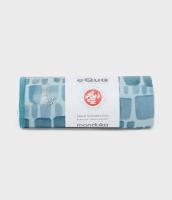 Manduka ผ้าปูทับเสื่อโยคะผืนเล็ก eQua® Hand Yoga Towel - Patina Squares (16")