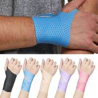 1PCS Adjustable Wristbands Safety Wrist Support Bracer Gym Sports Wristband Carpal Protector Breathable Injury Wrap Band Strap Supports Braces