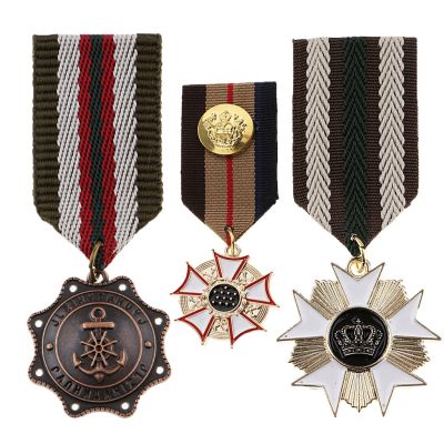 Striped Fabric Badge Brooch Pin Crown Star Medal Milirtay Uniform Corsage Honor Medal Brooch Pendant Personality Lapel Pin