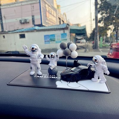 Astronauts car small place high-grade automotive aromatherapy senior male feeling creative astronauts inside adornment planet