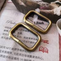 1.2 inch 1 pcs BGN20303a ห่วงเลื่อนสาย ห่วง เหล็ก เหลี่ยม สีทองรมดำ ขนาด 2.8 cm x 3.5 cm เหล็กหนา 4 m ช่องกว้าง สำหรับใส่ สาย 1.2 นิ้ว (วัดเฉพาะช่องใส่สาย 1.2 นิ้ว) loop for belt , for bag