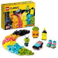 LEGO Classic Neon Fun Brick Box Set, jouet de construction avec modèle de voiture, patins à roulettes extraterrestres ananas, personnages pour enfants, créatif, 11027