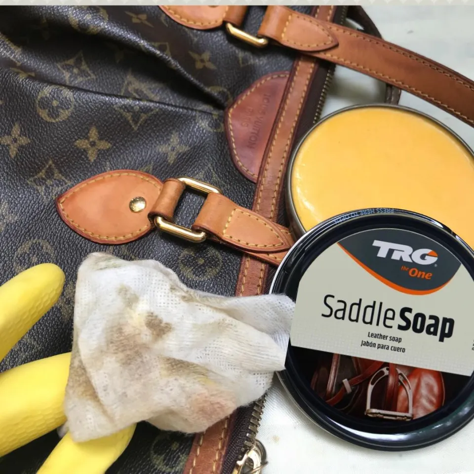 How to clean a Louis Vuitton Speedy Bag with Saddle Soap 