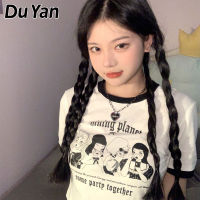 Du Yan เสื้อยืดสตรี เสื้อยืดครอปแขนสั้นคอกลม เสื้อยืดพิมพ์ลายสีตัดกันสไตล์ยุโรปและอเมริกา เสื้อยืดสไตล์ Y2K