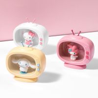 Sanrioed Kawaii My Melody Cinnamoroll Kt สไตล์ทีวีขนาดเล็กไฟไฟ LED กลางคืนอนิเมะห้องนอนโคมไฟตั้งโต๊ะน่ารักโคมไฟหัวเตียงของขวัญเด็กผู้หญิง