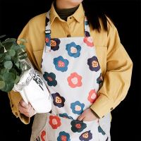 Fashionable Korean Style Apron with Floral Design and Hand Towel Aprons