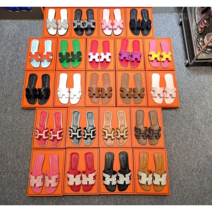 2023-new-online-popular-popular-h-slippers-womens-summer-fashion-versatile-one-line-slippers-wearing-flat-bottom-sandals-outside