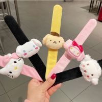 KAVVEN Boneka Mainan โดราเอมอนน่ารัก Pom Pom Purin My Melody สายรัดข้อมือตุ๊กตาการ์ตูน Cinnamoroll สร้อยข้อมือ Patted กำไลข้อมือสแน็ปสร้อยข้อมืออะนิเมะสายรัดข้อมือตุ๊กตา