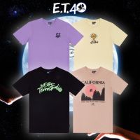 Universal Studios Men E.T. The Extra-Terrestrial T-Shirt - เสื้อยืดผู้ชายยูนิเวอร์แซล สตูดิโอ E.T. 40 Years สินค้าลิขสิทธ์แท้100 characters studio