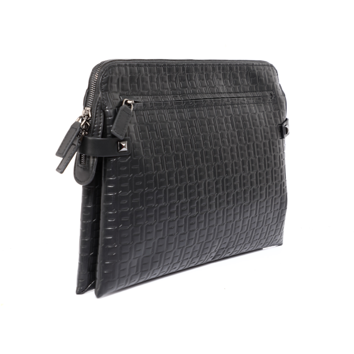 elle-homme-กระเป๋าทรง-clutch-สไตล์-modern-อัดลายโลโก้-elle-homme-สีดำ-w8h007