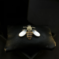 Bee Bumblebee Brooch Retro Coat Corsage Stylish Pin Korean Luxury Elegant Men and Women Suit Accessories Rhinestone Jewelry Pins