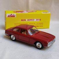 ALFA ROMEO 2600โมเดลรถโลหะผสมโบราณของสะสมของที่ระลึกกล่องเก็บและแสดงเครื่องประดับหล่อจากแม่พิมพ์1:43