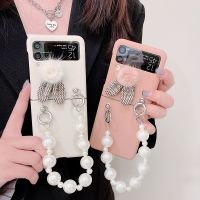 เคสโทรศัพท์ HOCE สำหรับ Samsung Galaxy Z Z Flip 3 4 5G พร้อมสายโซ่ที่ยึดมือไข่มุกสำหรับ ZFlip4 ZFlip3เคสกระต่ายขนปุยน่ารัก