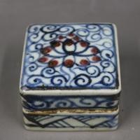 Ming Blue และ White Underglaze Red Tangled Lotus Pattern Square Printing Mud Box Rouge Box Hand-Painted Antique Porcelain Antique