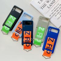 เคสโทรศัพท์สายถือแฟชั่นสำหรับ Samsung Galaxy Z Z Flip 5 4 Zflip 3 5G ปลอกพลาสติกแข็งแบบบางพิเศษสายรัดข้อมือเคสตุ้งติ้งโทรศัพท์แบบห่วง