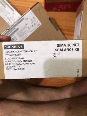 NEW Siemens  SCALANCE XB008   w734-1    ( ใหม่เหลือจากงาน)