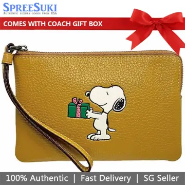 coach snoopy coin purse