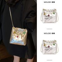 Summer summer high-end niche messenger bag women 2023 new fresh silver bucket bag casual chain bag 【BYUE】